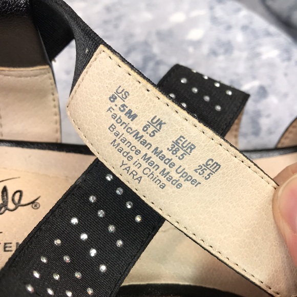 Life Stride Yara Black Strappy Embellished 1.5” Wedge Heels WMS 8.5M🖤Like NEW🖤 - Picture 12 of 13